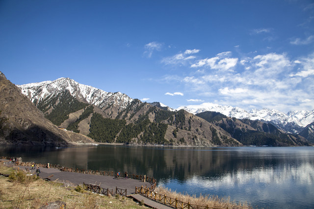 新疆天山美景.jpg